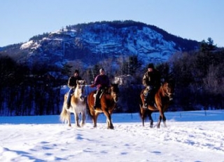  Pbaños a caballo en invierno en el 38 